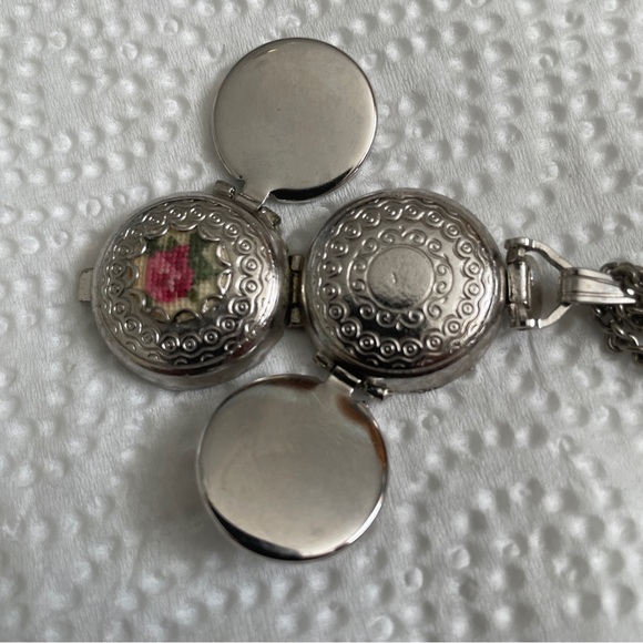 Necklace for pictures - Picture 1 of 4